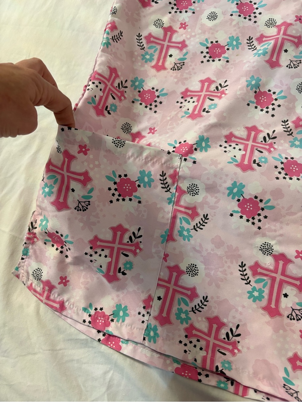 Wear For Care Pink Cross Scrub Top Size Small | V-Neck Medical Uniform | Nurse - Picture 4 of 7